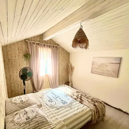 Maison De Familiale 3 Adultes 1 Enfant * Quillan